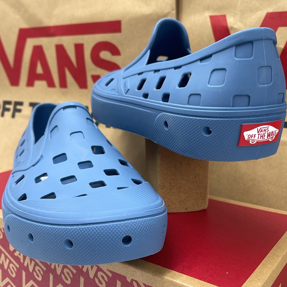 Vans Men’s Slip-On Trk Captains Blue 
VN0A5HF8ZR8
Sneakers - Picture 10 of 16